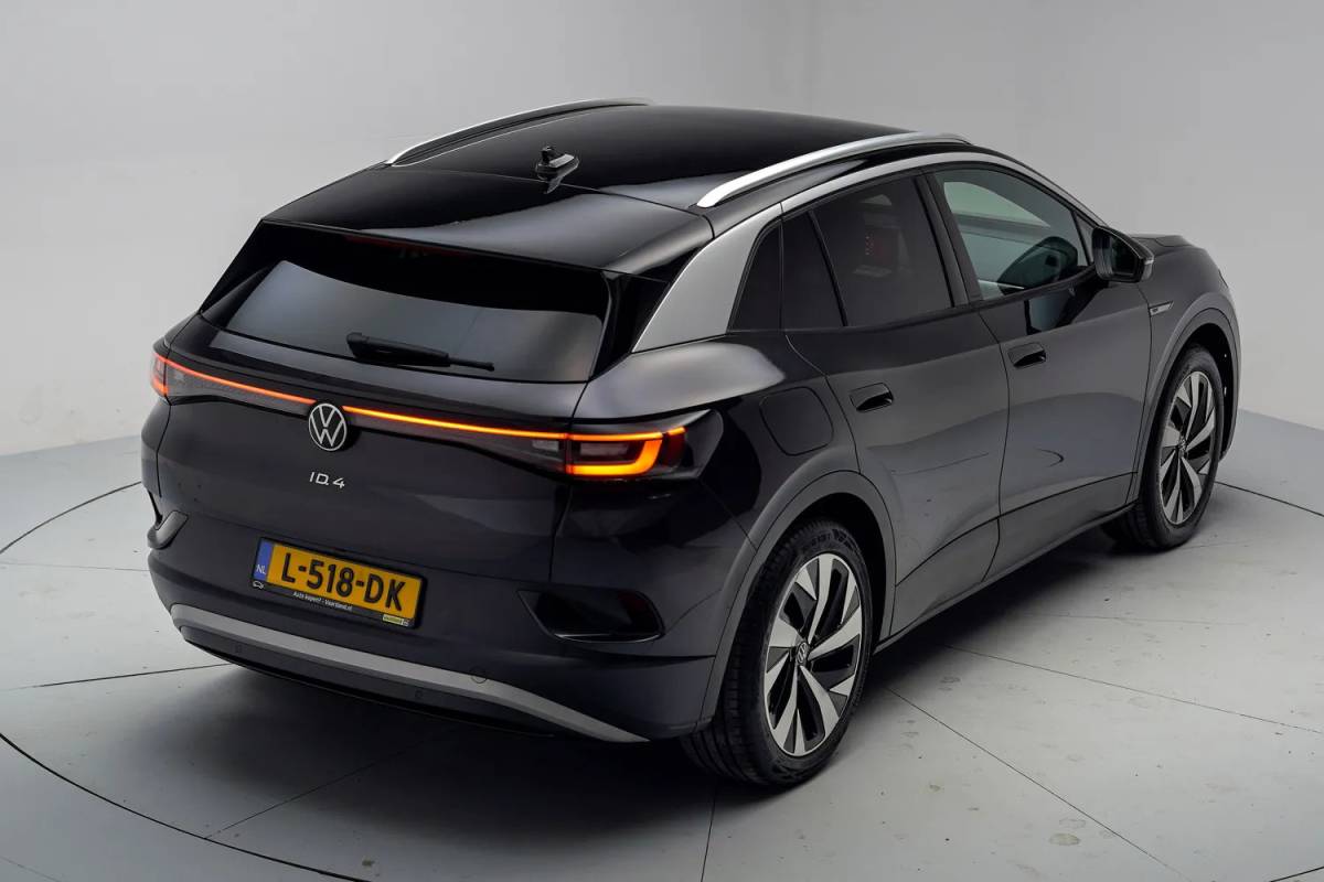 Volkswagen ID.4 Volkswagen ID.4 Max 77 kWh 3-fase [ LED Navi Adapt.cruise Stoel-en stuurverwarming ]
