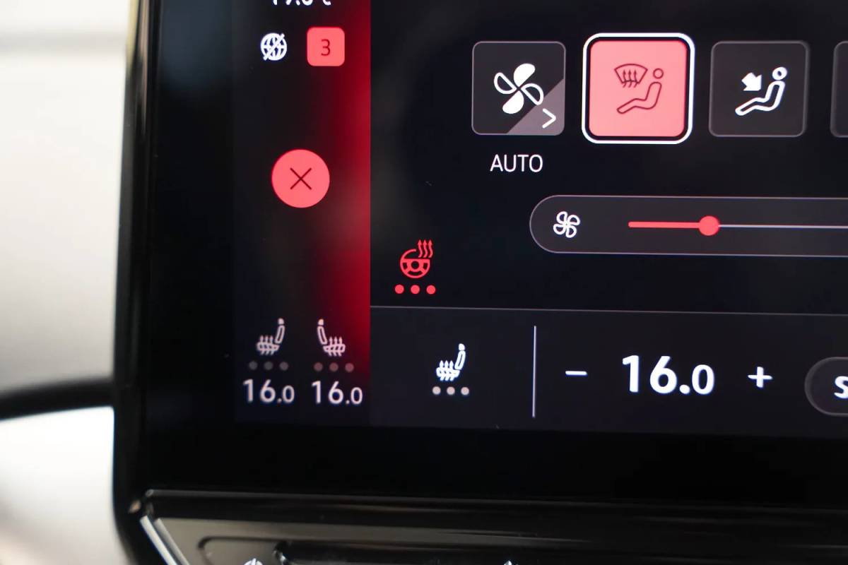 Volkswagen ID.4 Volkswagen ID.4 Max 77 kWh 3-fase [ LED Navi Adapt.cruise Stoel-en stuurverwarming ]