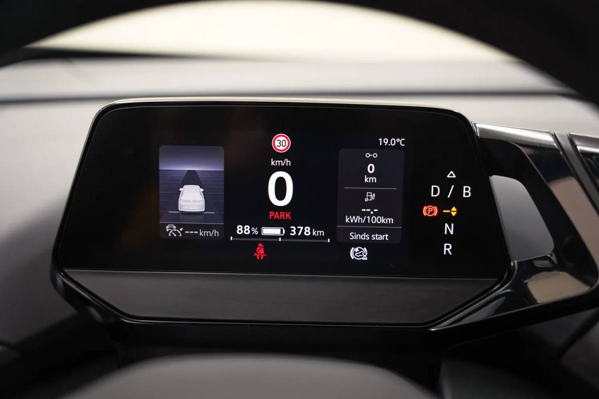 Volkswagen ID.4 Volkswagen ID.4 Max 77 kWh 3-fase [ LED Navi Adapt.cruise Stoel-en stuurverwarming ]