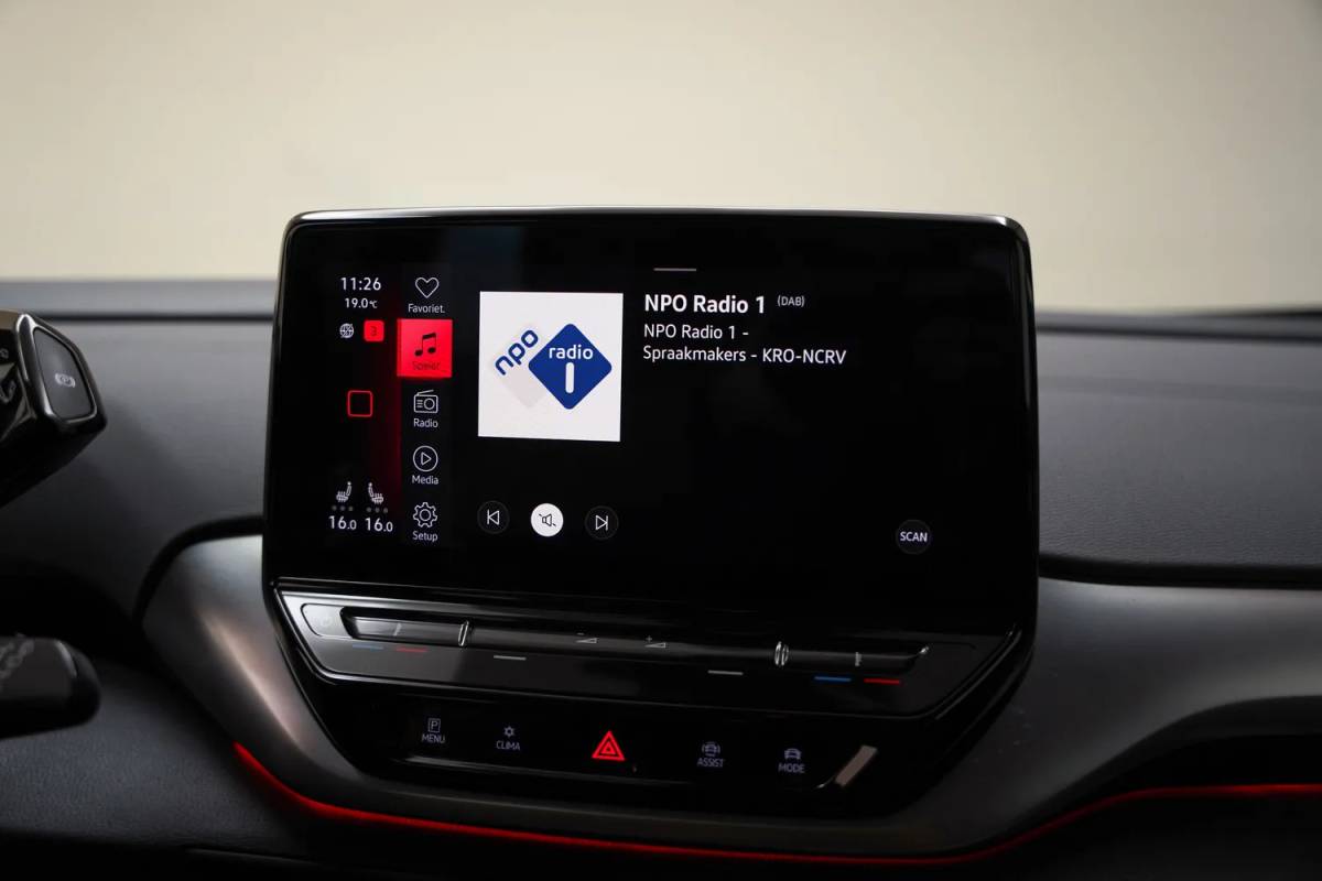 Volkswagen ID.4 Volkswagen ID.4 Max 77 kWh 3-fase [ LED Navi Adapt.cruise Stoel-en stuurverwarming ]