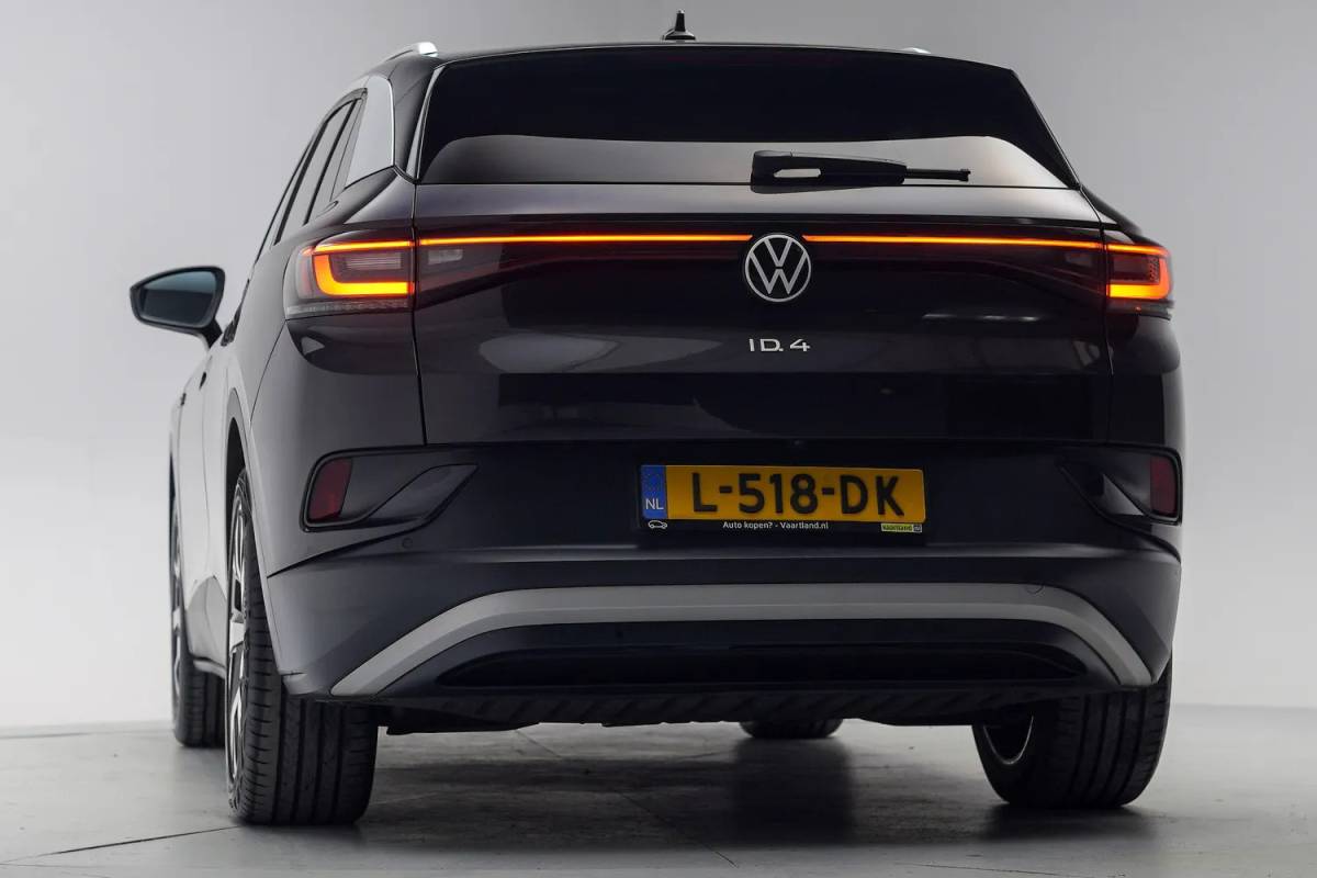 Volkswagen ID.4 Volkswagen ID.4 Max 77 kWh 3-fase [ LED Navi Adapt.cruise Stoel-en stuurverwarming ]