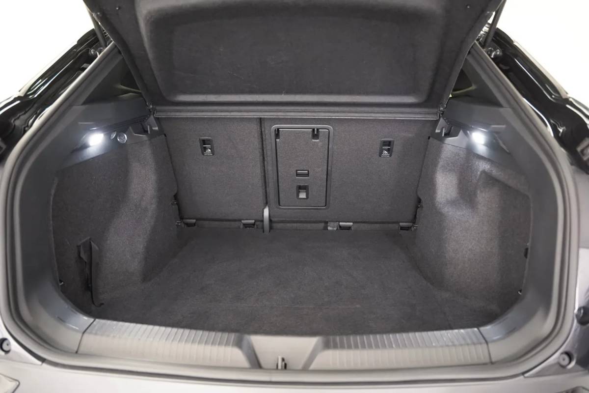 Volkswagen ID.4 Volkswagen ID.4 Max 77 kWh 3-fase [ LED Navi Adapt.cruise Stoel-en stuurverwarming ]