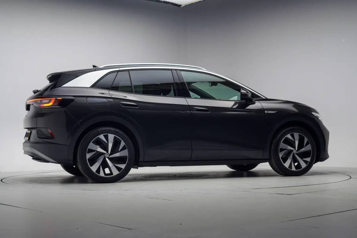 Volkswagen ID.4 Volkswagen ID.4 Max 77 kWh 3-fase [ LED Navi Adapt.cruise Stoel-en stuurverwarming ]