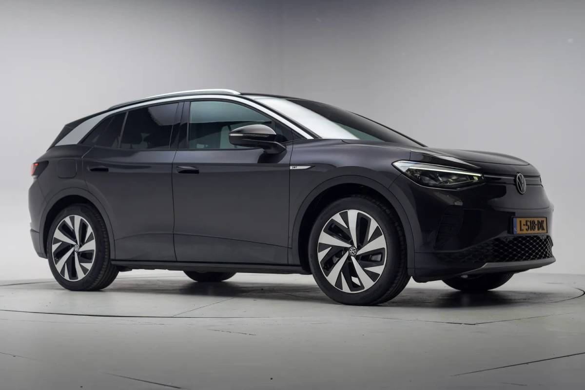 Volkswagen ID.4 Volkswagen ID.4 Max 77 kWh 3-fase [ LED Navi Adapt.cruise Stoel-en stuurverwarming ]