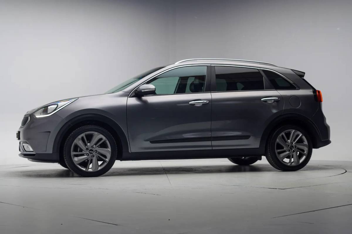 Kia Niro Kia Niro 1.6 GDi Hybrid ExecutiveLine [ JBL Audio Achterbank Verwarming Adapt.cruise ]