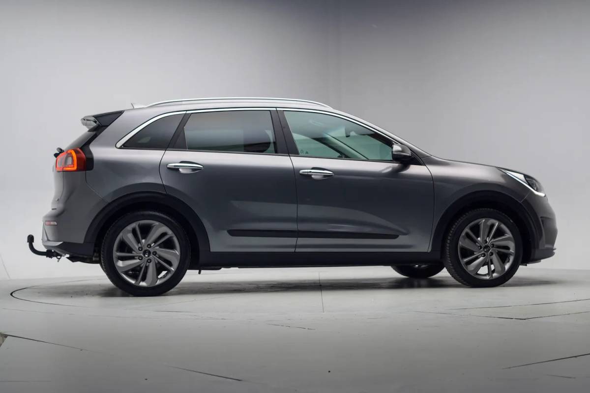 Kia Niro Kia Niro 1.6 GDi Hybrid ExecutiveLine [ JBL Audio Achterbank Verwarming Adapt.cruise ]