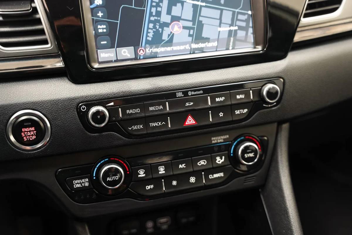 Kia Niro Kia Niro 1.6 GDi Hybrid ExecutiveLine [ JBL Audio Achterbank Verwarming Adapt.cruise ]