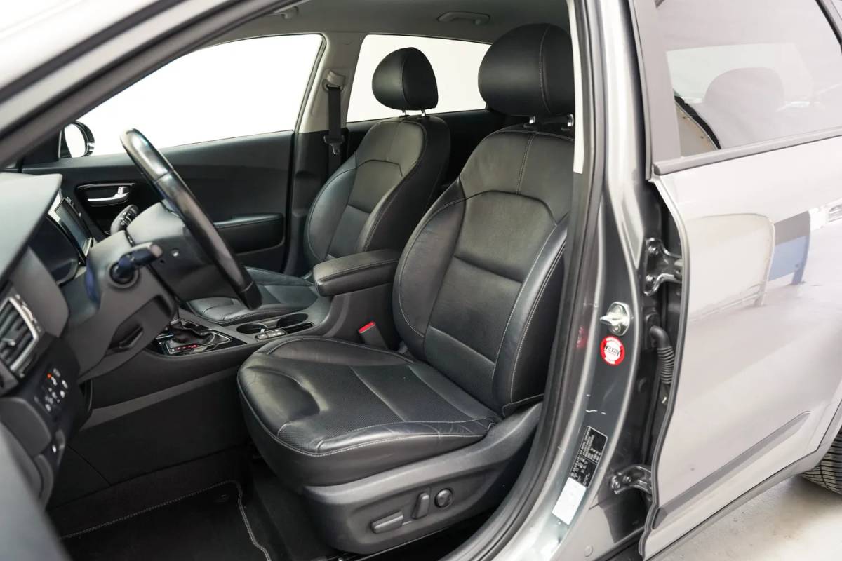 Kia Niro Kia Niro 1.6 GDi Hybrid ExecutiveLine [ JBL Audio Achterbank Verwarming Adapt.cruise ]