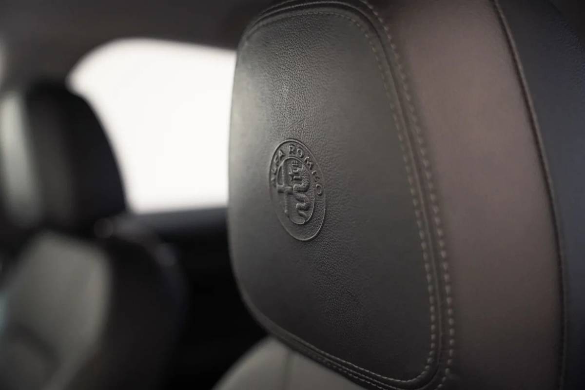 Alfa Romeo Stelvio Alfa Romeo Stelvio 2.0 T AWD 280pk Super Aut. [ Xenon Navi Half leder ]