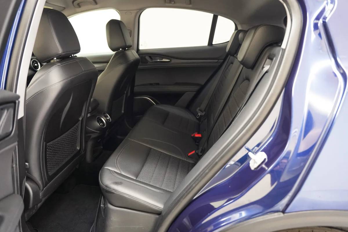 Alfa Romeo Stelvio Alfa Romeo Stelvio 2.0 T AWD 280pk Super Aut. [ Xenon Navi Half leder ]