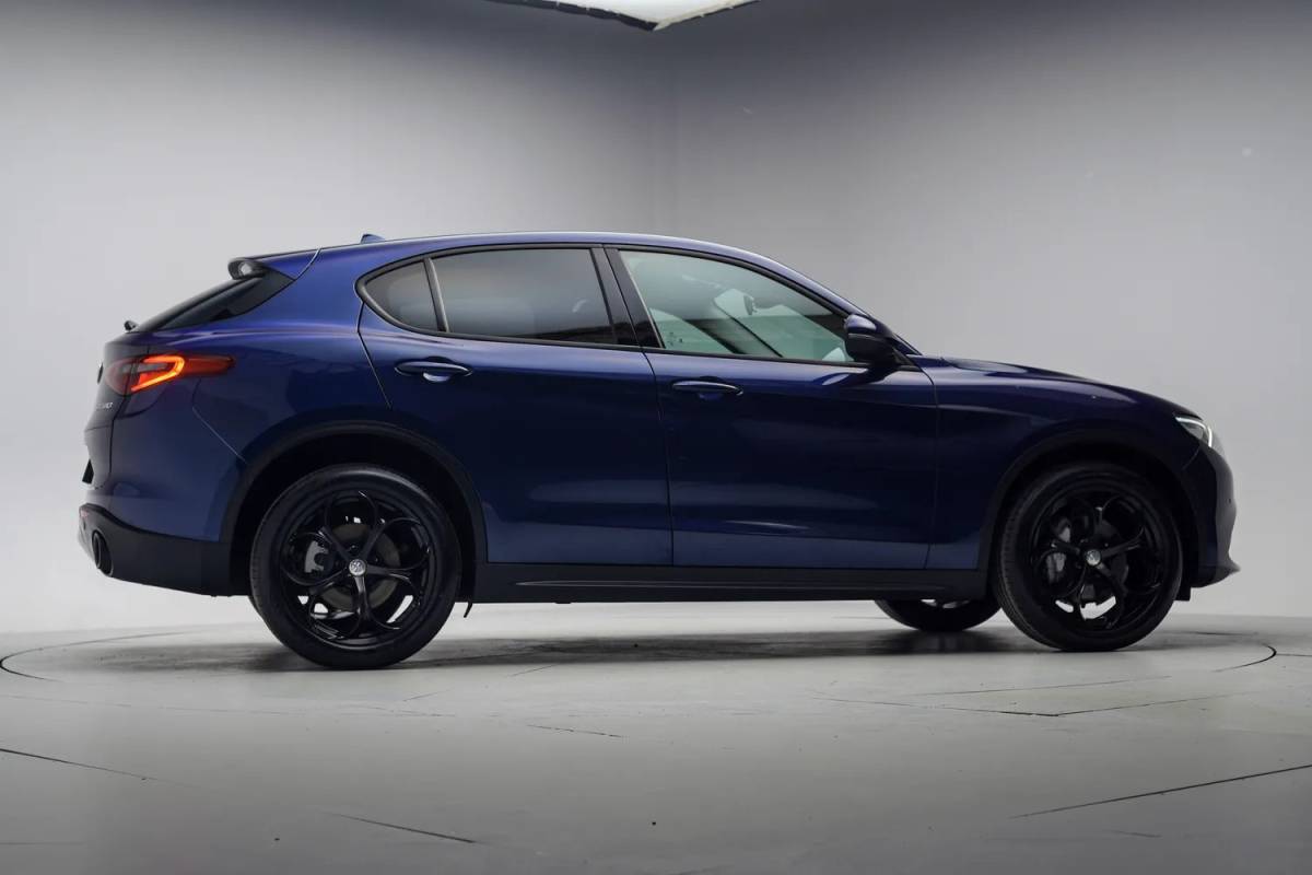 Alfa Romeo Stelvio Alfa Romeo Stelvio 2.0 T AWD 280pk Super Aut. [ Xenon Navi Half leder ]