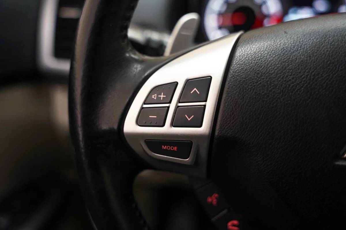 Mitsubishi Outlander Mitsubishi Outlander 2.4 Instyle Aut. 7 pers. [ Leder Schuifdak Xenon Navigatie ]