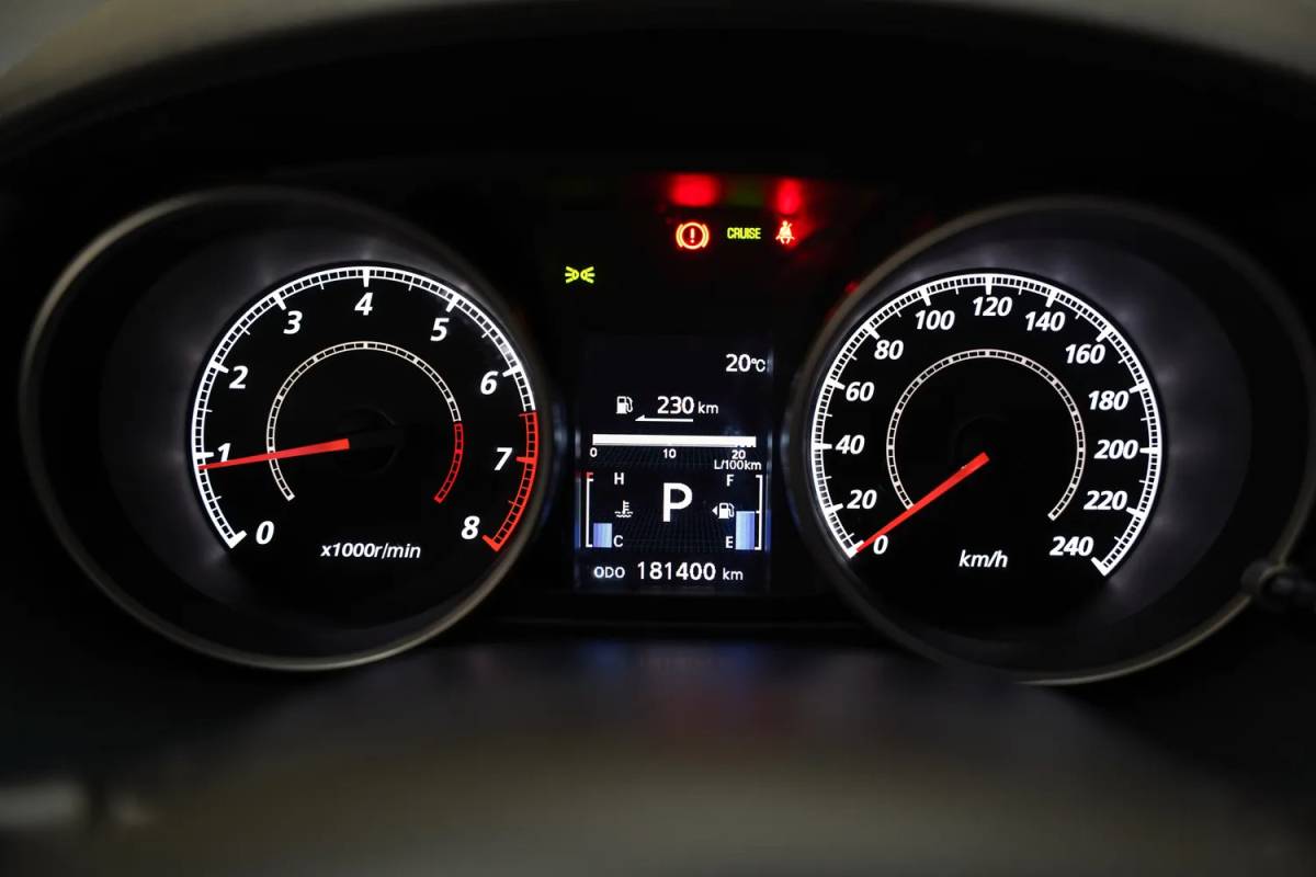 Mitsubishi Outlander Mitsubishi Outlander 2.4 Instyle Aut. 7 pers. [ Leder Schuifdak Xenon Navigatie ]