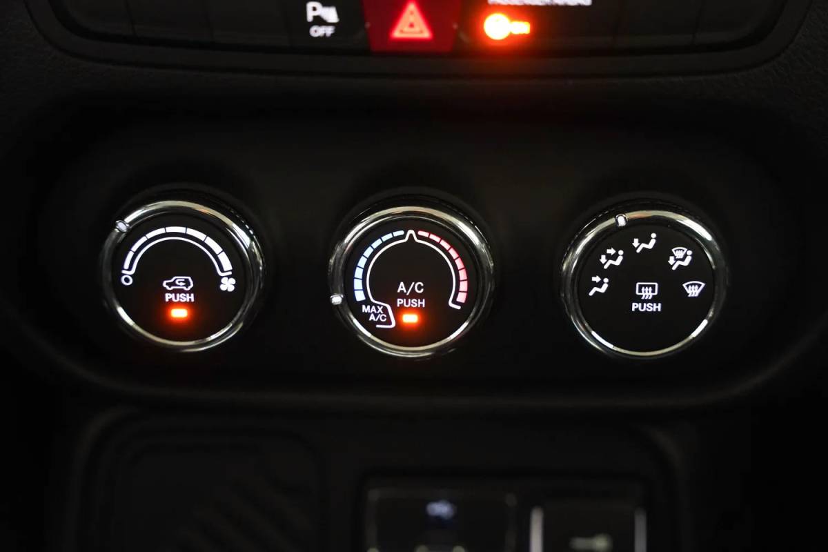 Jeep Renegade Jeep Renegade 1.4 MultiAir Longitude [ Cruise control Airco Multimedia ]