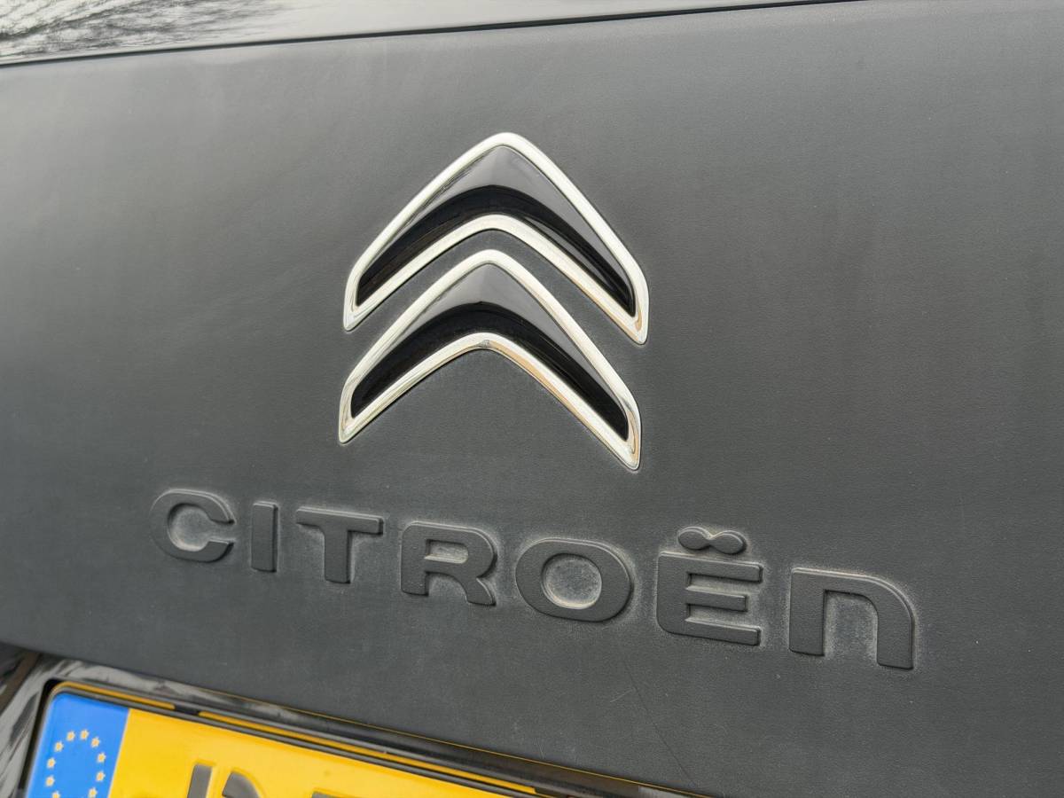 Citroën C4 Cactus Citroen C4 Cactus 1.2 PureTech One-Tone Navi,Camera,D-riem vervangen in 2023,Clima,Cruise,Lm velgen,Pdc,N.A.P,Apk tot 03-2027