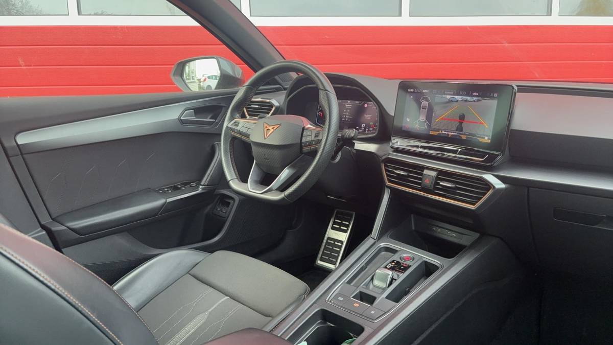 CUPRA Leon Sportstourer CUPRA Leon Sportstourer 1.4 e-Hybrid VZ Business SOH 95% / SFEER / FULL LED / KEYLESS / STOELVERW / STUURVERW / TREKHAAK / CAMERA