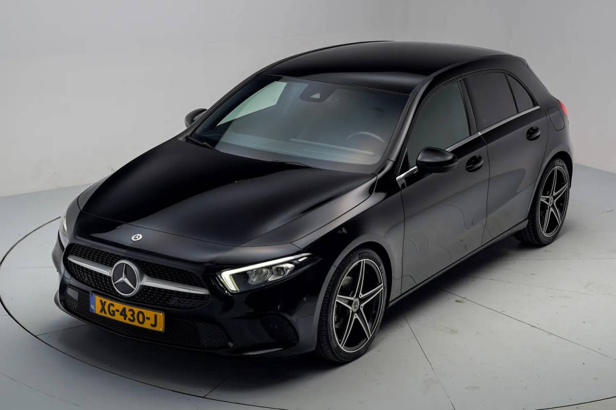 Mercedes-Benz A-Klasse Mercedes-Benz A-Klasse 180d Business [ Camera Navigatie Leer Stoelverwarming]