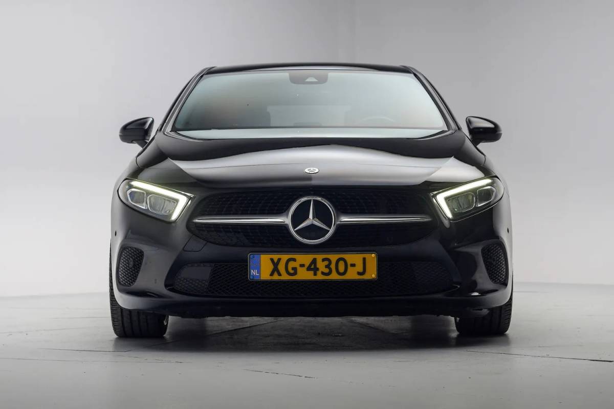 Mercedes-Benz A-Klasse Mercedes-Benz A-Klasse 180d Business [ Camera Navigatie Leer Stoelverwarming]