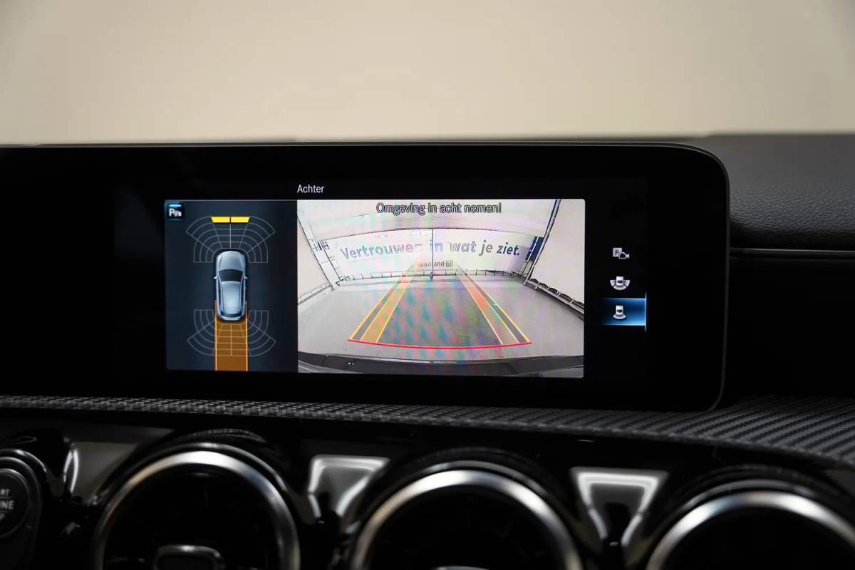 Mercedes-Benz A-Klasse Mercedes-Benz A-Klasse 180d Business [ Camera Navigatie Leer Stoelverwarming]