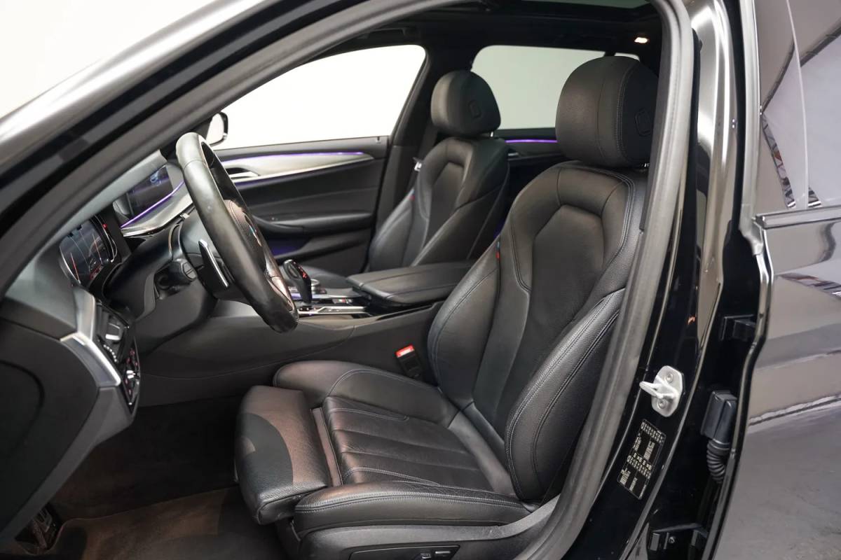 BMW 5 Serie BMW 5-serie 530I High Executive M sport [ Panoramadak Harman / Kardon 360 Camera  ]