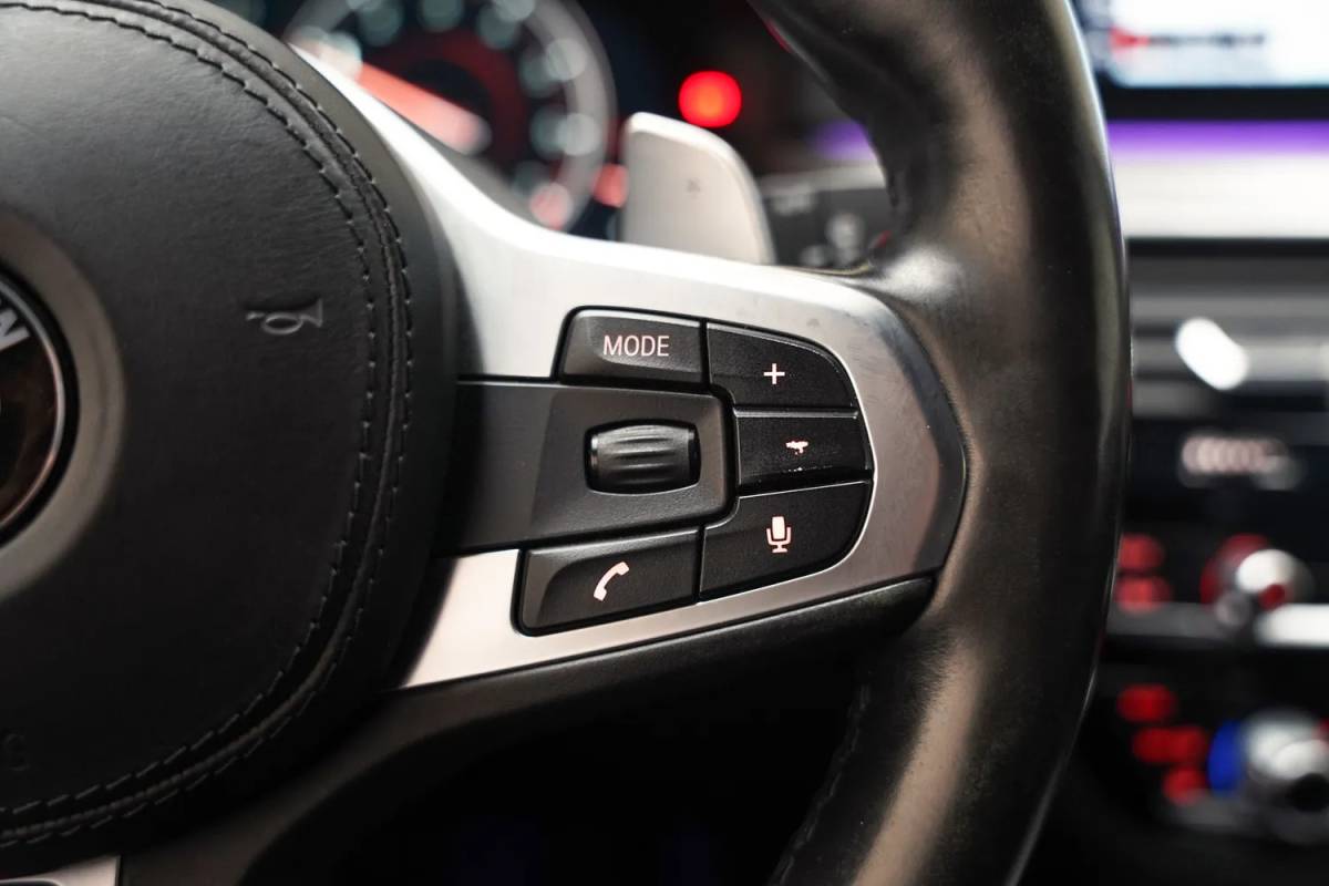 BMW 5 Serie BMW 5-serie 530I High Executive M sport [ Panoramadak Harman / Kardon 360 Camera  ]