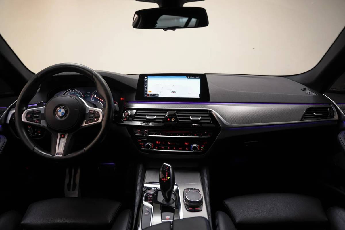 BMW 5 Serie BMW 5-serie 530I High Executive M sport [ Panoramadak Harman / Kardon 360 Camera  ]