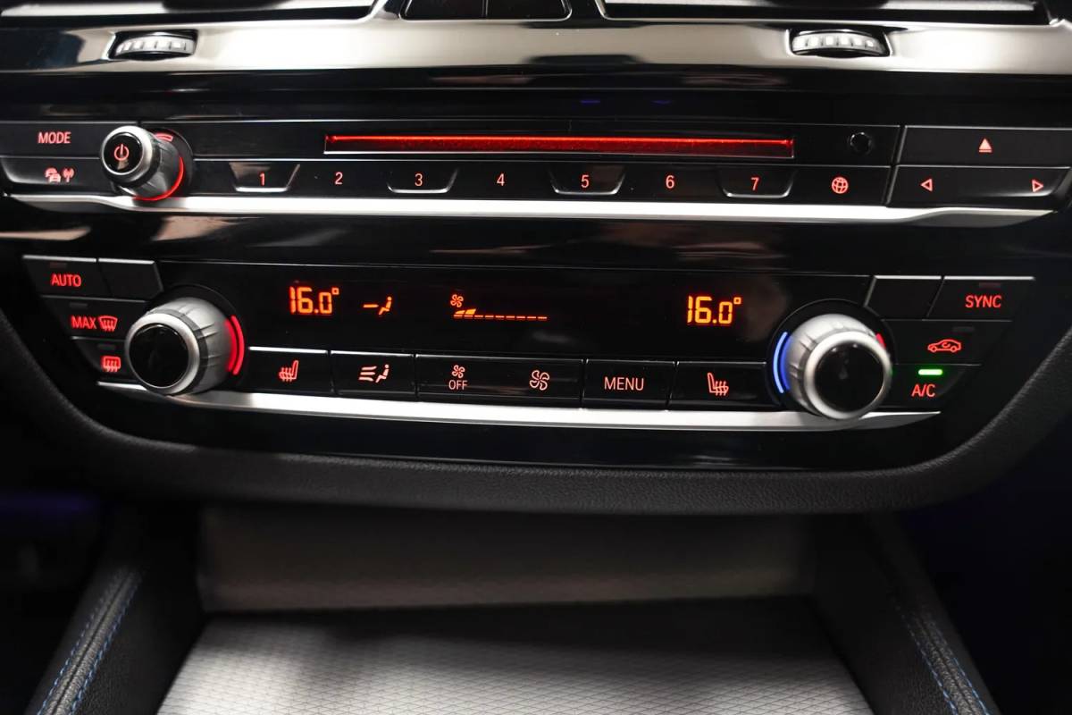 BMW 5 Serie BMW 5-serie 530I High Executive M sport [ Panoramadak Harman / Kardon 360 Camera  ]