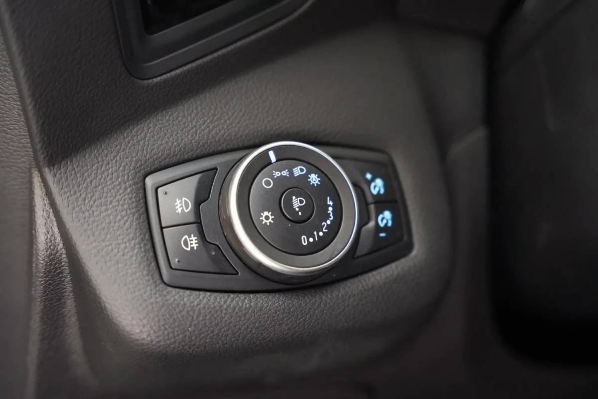 Ford C-MAX Ford C-Max 2.0 PLUG-IN HYBRID Titanium Plus [ Panorama Navi Leder ]