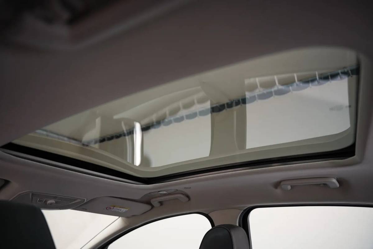 Ford C-MAX Ford C-Max 2.0 PLUG-IN HYBRID Titanium Plus [ Panorama Navi Leder ]