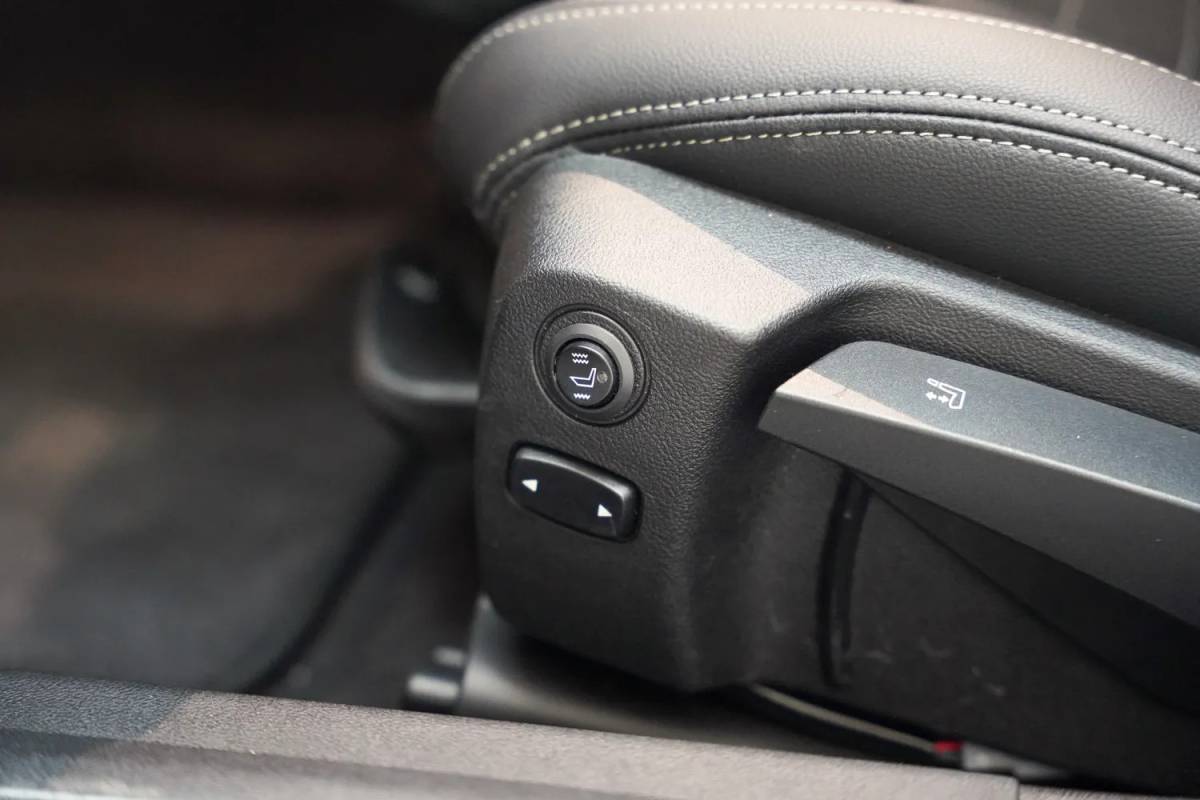 BMW 3 Serie BMW 3-serie TOURING 320i Executive Sport Aut. [ Panoramadak Sportstoelen Live cockpit ]