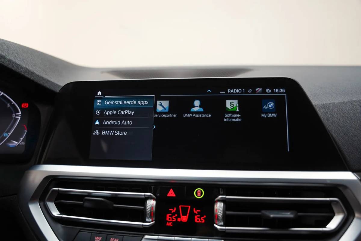 BMW 3 Serie BMW 3-serie TOURING 320i Executive Sport Aut. [ Panoramadak Sportstoelen Live cockpit ]