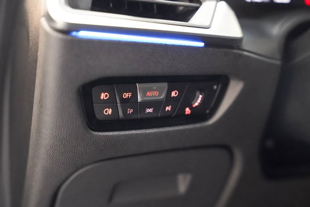 BMW 3 Serie BMW 3-serie TOURING 320i Executive Sport Aut. [ Panoramadak Sportstoelen Live cockpit ]