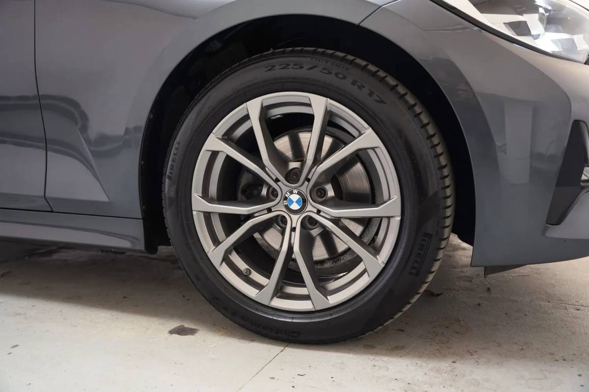 BMW 3 Serie BMW 3-serie TOURING 320i Executive Sport Aut. [ Panoramadak Sportstoelen Live cockpit ]