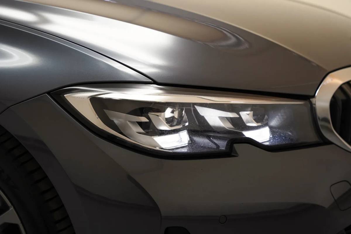 BMW 3 Serie BMW 3-serie TOURING 320i Executive Sport Aut. [ Panoramadak Sportstoelen Live cockpit ]