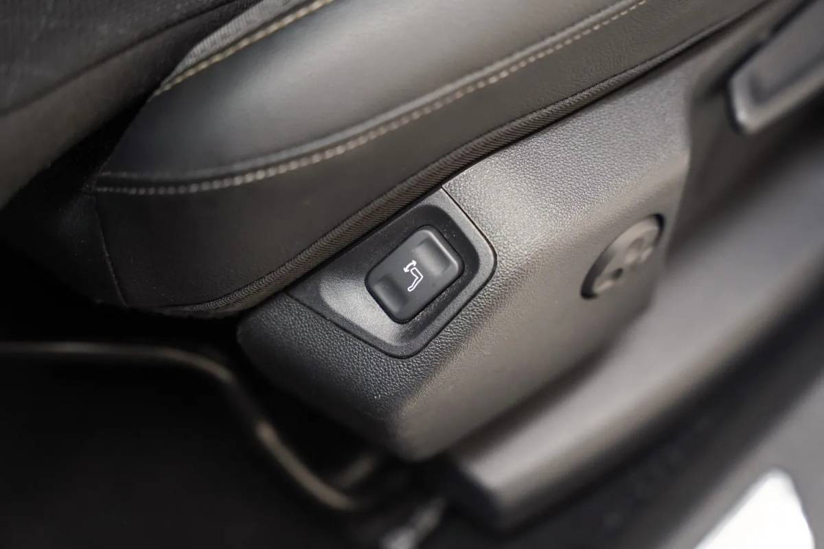 Opel Grandland X Opel Grandland X 1.2 Turbo Business Executive [ Stoel&stuurverwarming, Carplay Dodehoek detectie]