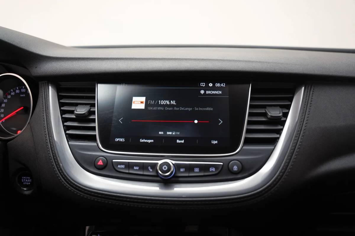 Opel Grandland X Opel Grandland X 1.2 Turbo Business Executive [ Stoel&stuurverwarming, Carplay Dodehoek detectie]
