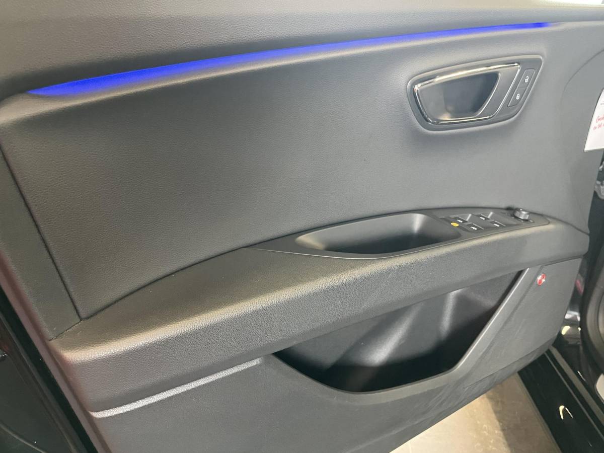 SEAT Leon SEAT Leon 1.5 TSI FR Business Intense | Leder/LED/Navi/Pano.Dak/Clima/Cruise/18″/Stoelverwarming/Apple CarPlay-Android Auto