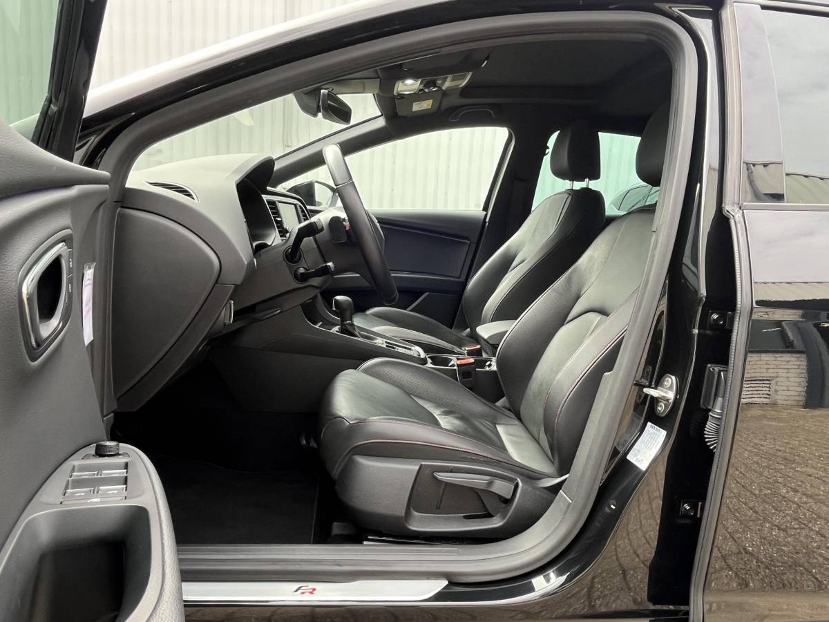 SEAT Leon SEAT Leon 1.5 TSI FR Business Intense | Leder/LED/Navi/Pano.Dak/Clima/Cruise/18″/Stoelverwarming/Apple CarPlay-Android Auto