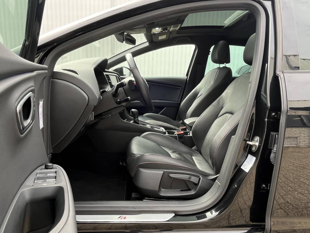 SEAT Leon SEAT Leon 1.5 TSI FR Business Intense | Leder/LED/Navi/Pano.Dak/Clima/Cruise/18″/Stoelverwarming/Apple CarPlay-Android Auto