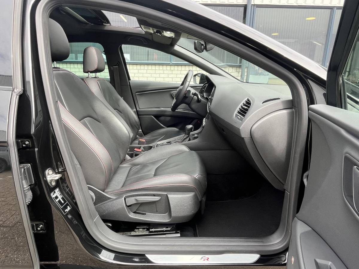 SEAT Leon SEAT Leon 1.5 TSI FR Business Intense | Leder/LED/Navi/Pano.Dak/Clima/Cruise/18″/Stoelverwarming/Apple CarPlay-Android Auto