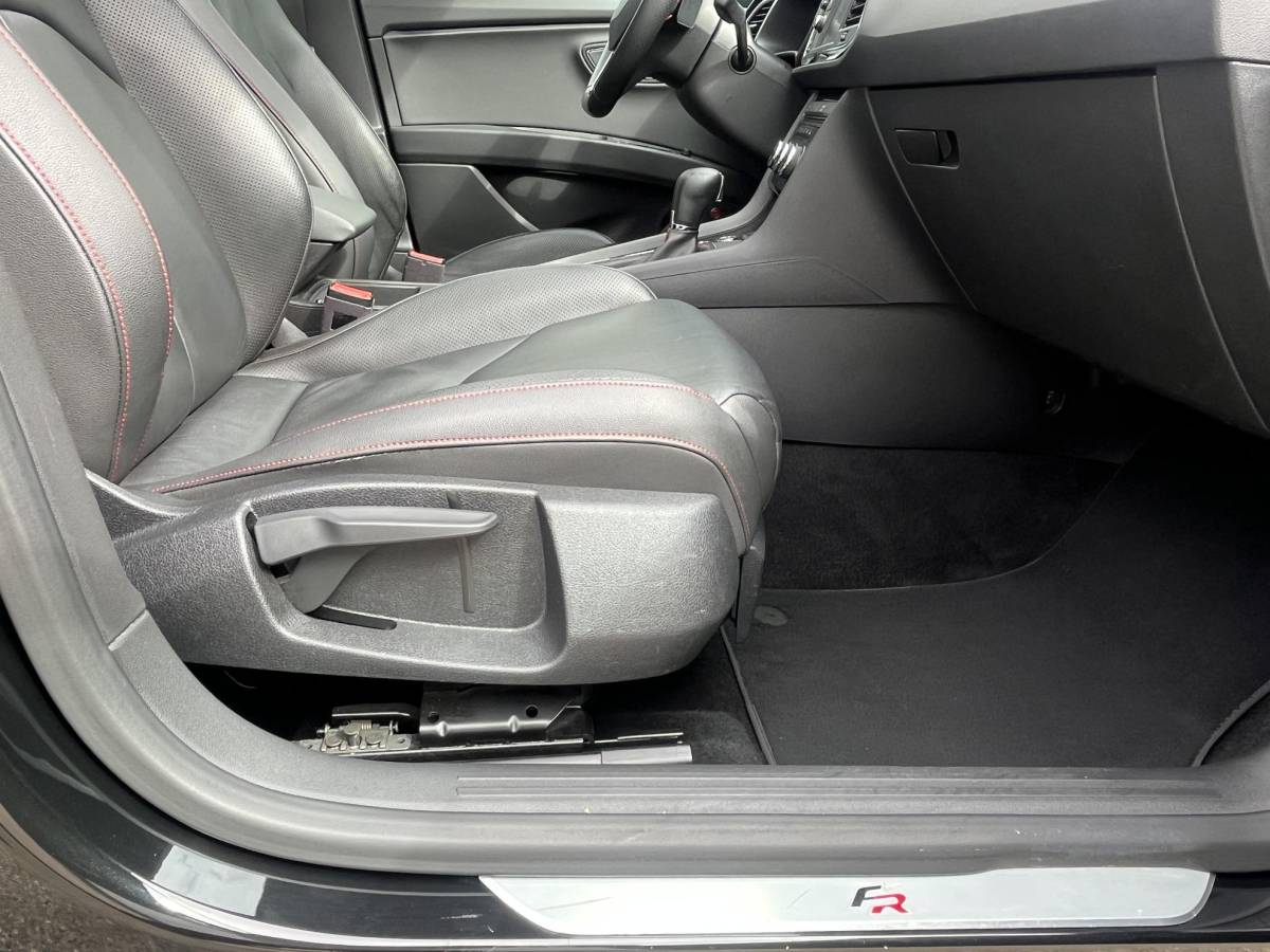 SEAT Leon SEAT Leon 1.5 TSI FR Business Intense | Leder/LED/Navi/Pano.Dak/Clima/Cruise/18″/Stoelverwarming/Apple CarPlay-Android Auto