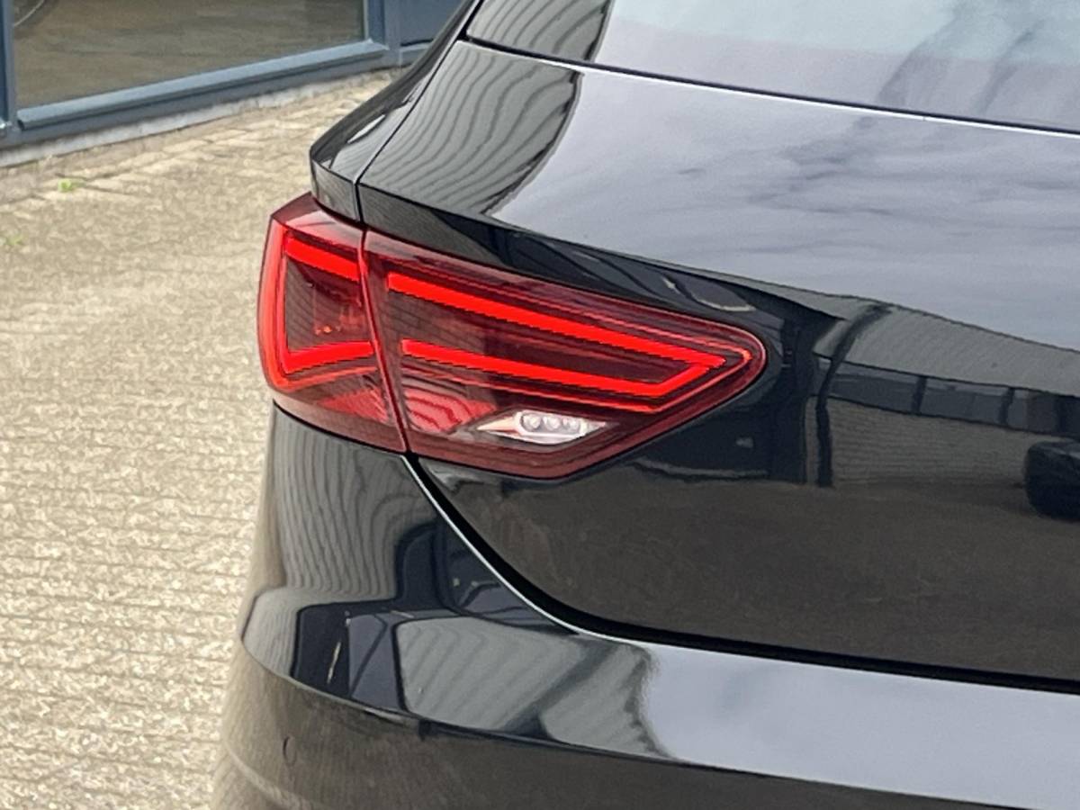 SEAT Leon SEAT Leon 1.5 TSI FR Business Intense | Leder/LED/Navi/Pano.Dak/Clima/Cruise/18″/Stoelverwarming/Apple CarPlay-Android Auto