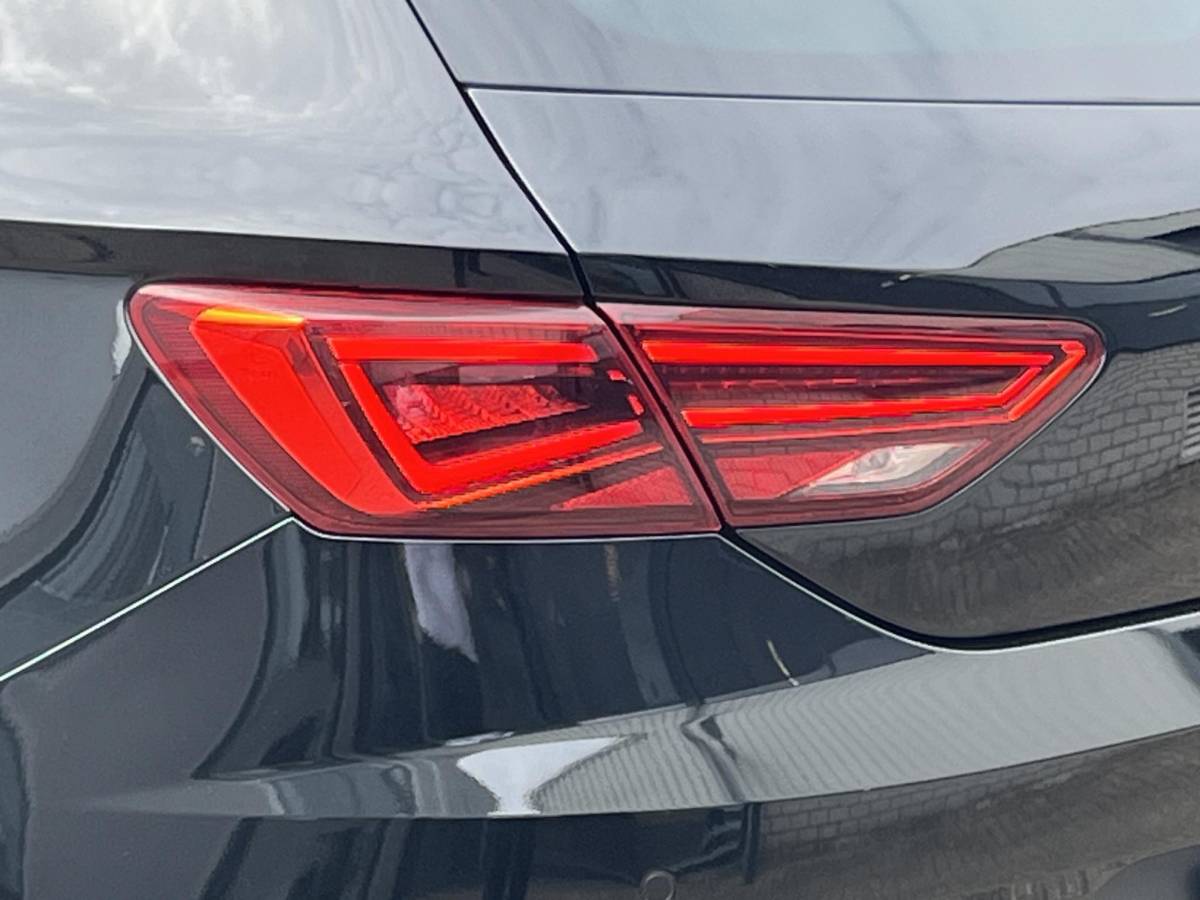 SEAT Leon SEAT Leon 1.5 TSI FR Business Intense | Leder/LED/Navi/Pano.Dak/Clima/Cruise/18″/Stoelverwarming/Apple CarPlay-Android Auto