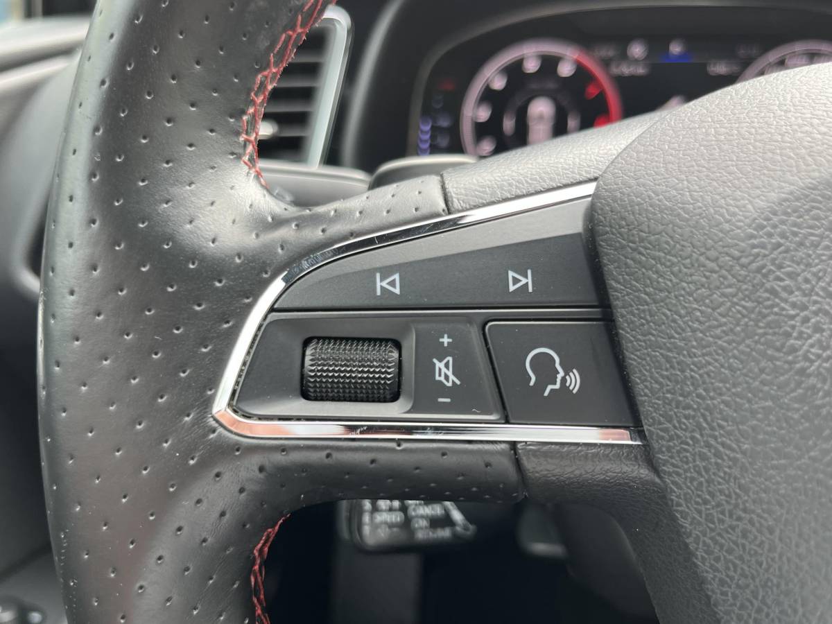 SEAT Leon SEAT Leon 1.5 TSI FR Business Intense | Leder/LED/Navi/Pano.Dak/Clima/Cruise/18″/Stoelverwarming/Apple CarPlay-Android Auto