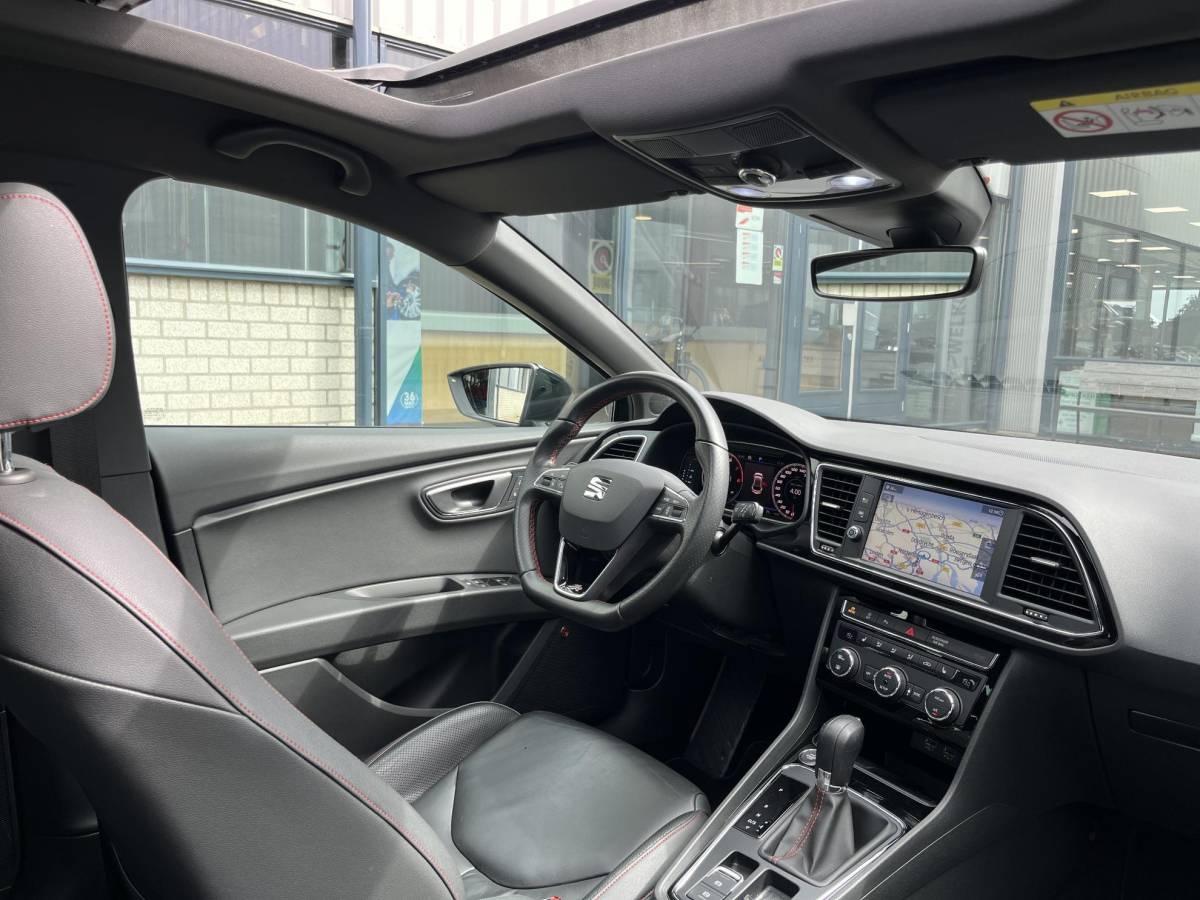 SEAT Leon SEAT Leon 1.5 TSI FR Business Intense | Leder/LED/Navi/Pano.Dak/Clima/Cruise/18″/Stoelverwarming/Apple CarPlay-Android Auto
