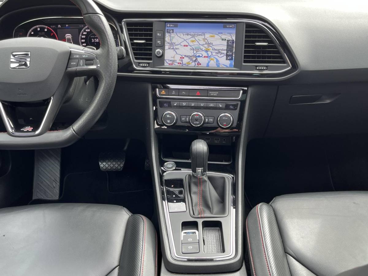 SEAT Leon SEAT Leon 1.5 TSI FR Business Intense | Leder/LED/Navi/Pano.Dak/Clima/Cruise/18″/Stoelverwarming/Apple CarPlay-Android Auto