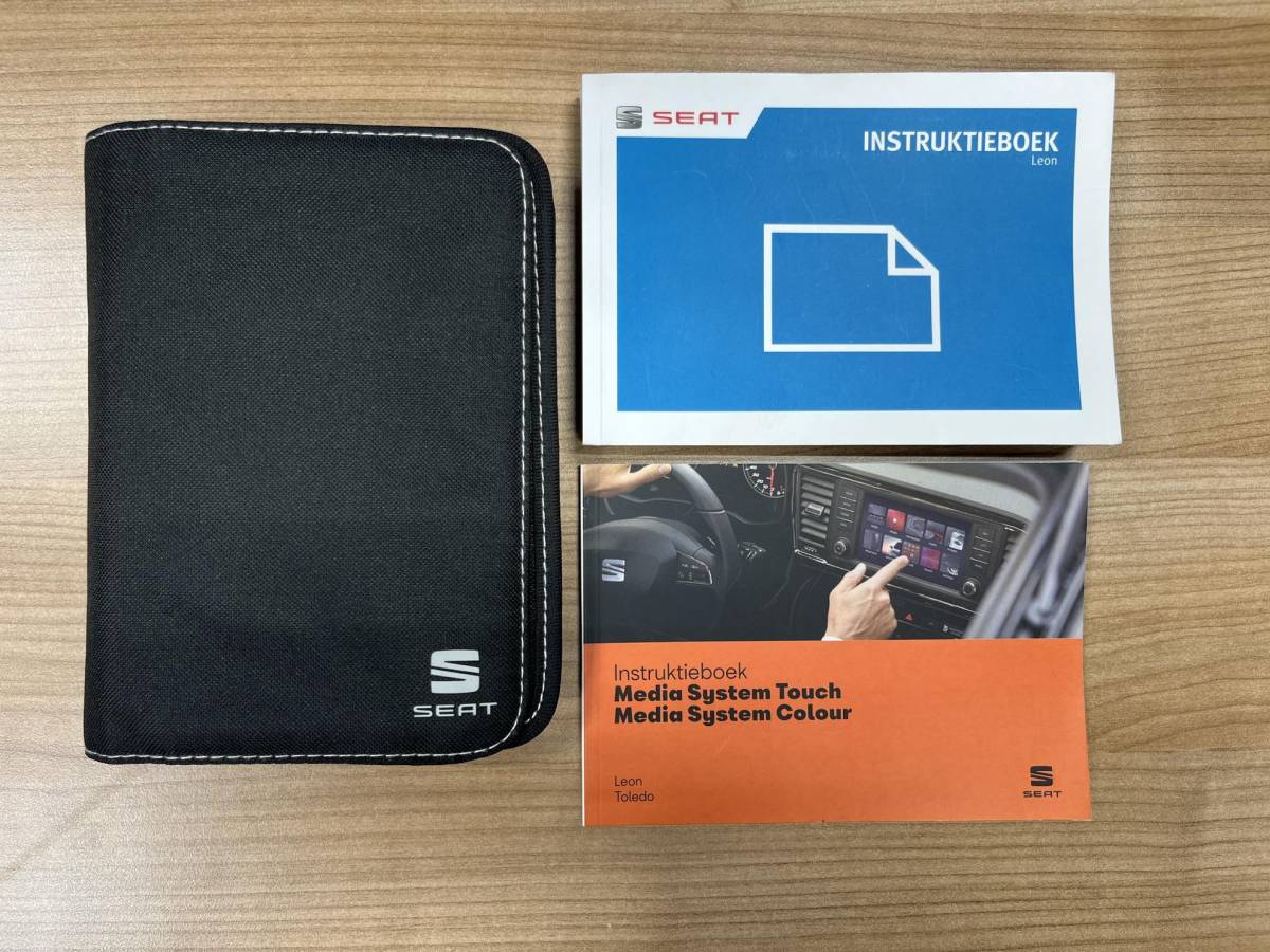 SEAT Leon SEAT Leon 1.5 TSI FR Business Intense | Leder/LED/Navi/Pano.Dak/Clima/Cruise/18″/Stoelverwarming/Apple CarPlay-Android Auto