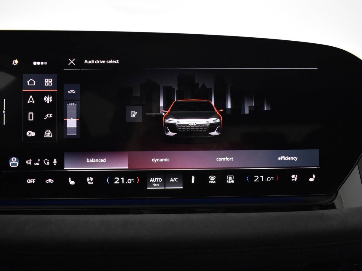 Audi A6 e-tron Audi A6 S edition e-tron 367 PK 100 Kwh · Panorama dak · Luchtvering · 21″LM Velgen · Remzadels rood · Head-Up display · Bang & Olufsen Premium · Servo sluiting · Tech Pro