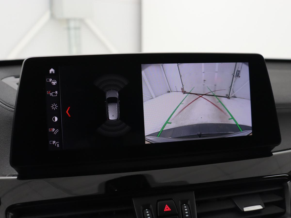 BMW X1 BMW X1 sDrive20i Business Edition Plus | Leder |  Head-Up | Stoelverwarming | Trekhaak | Camera | Sfeerverlichting | Navigatie | X Line | Full LED | DAB | Cruise control | Parkeerhulp | Bluetooth