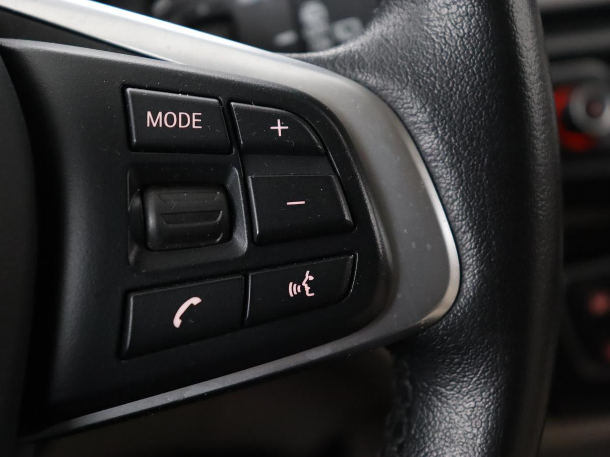 BMW X1 BMW X1 sDrive20i Business Edition Plus | Leder |  Head-Up | Stoelverwarming | Trekhaak | Camera | Sfeerverlichting | Navigatie | X Line | Full LED | DAB | Cruise control | Parkeerhulp | Bluetooth